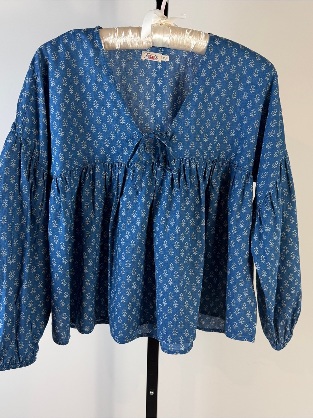 Faherty Lyla Organic Cotton Blue Floral V-Neck Blouson Sleeve Babydoll Top XS